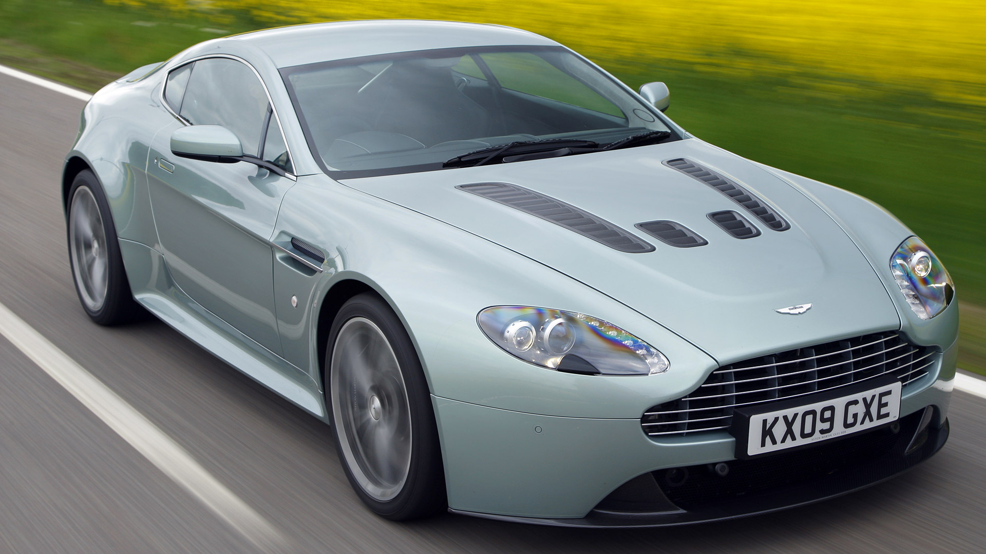 2010 Aston Martin V12 Vantage 5