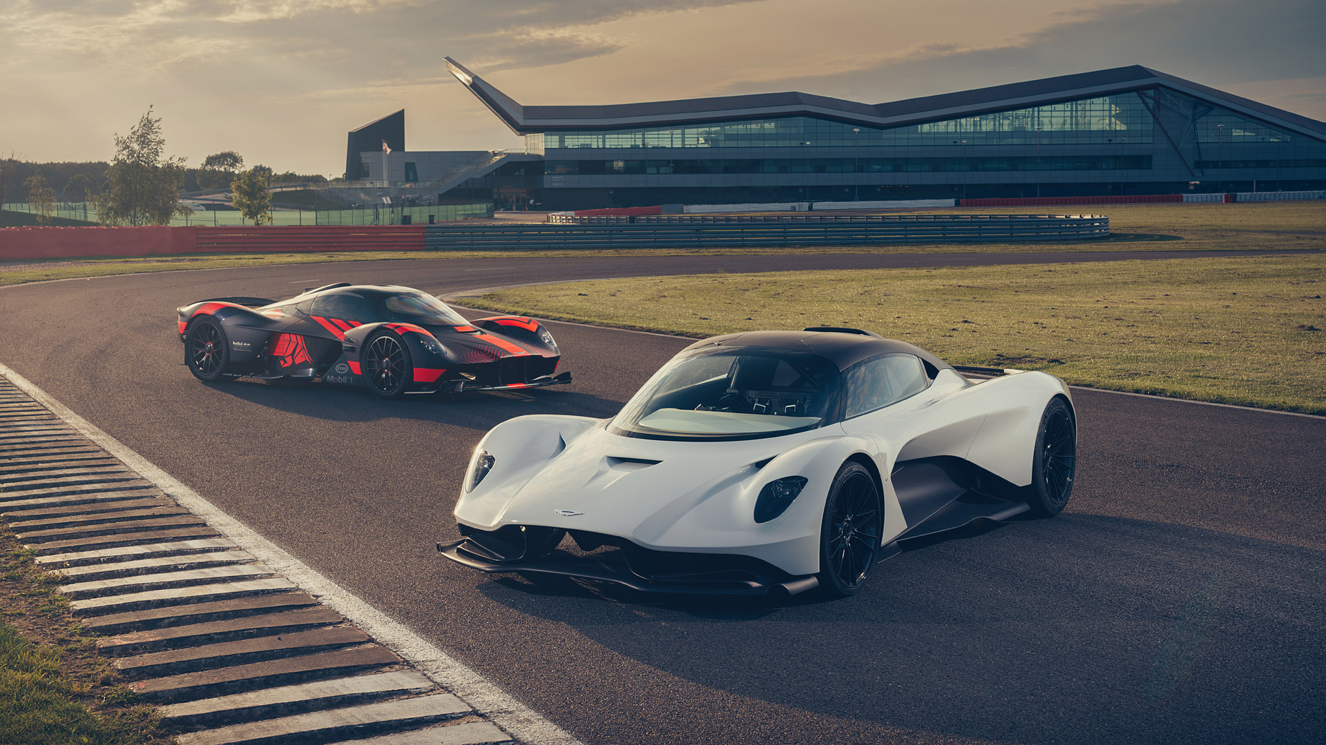 2020 Aston Martin Valhalla 3