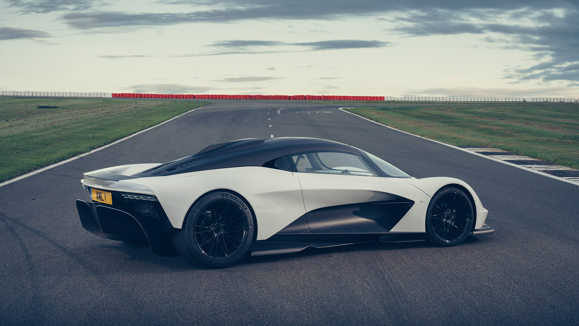 2020 Aston Martin Valhalla 4