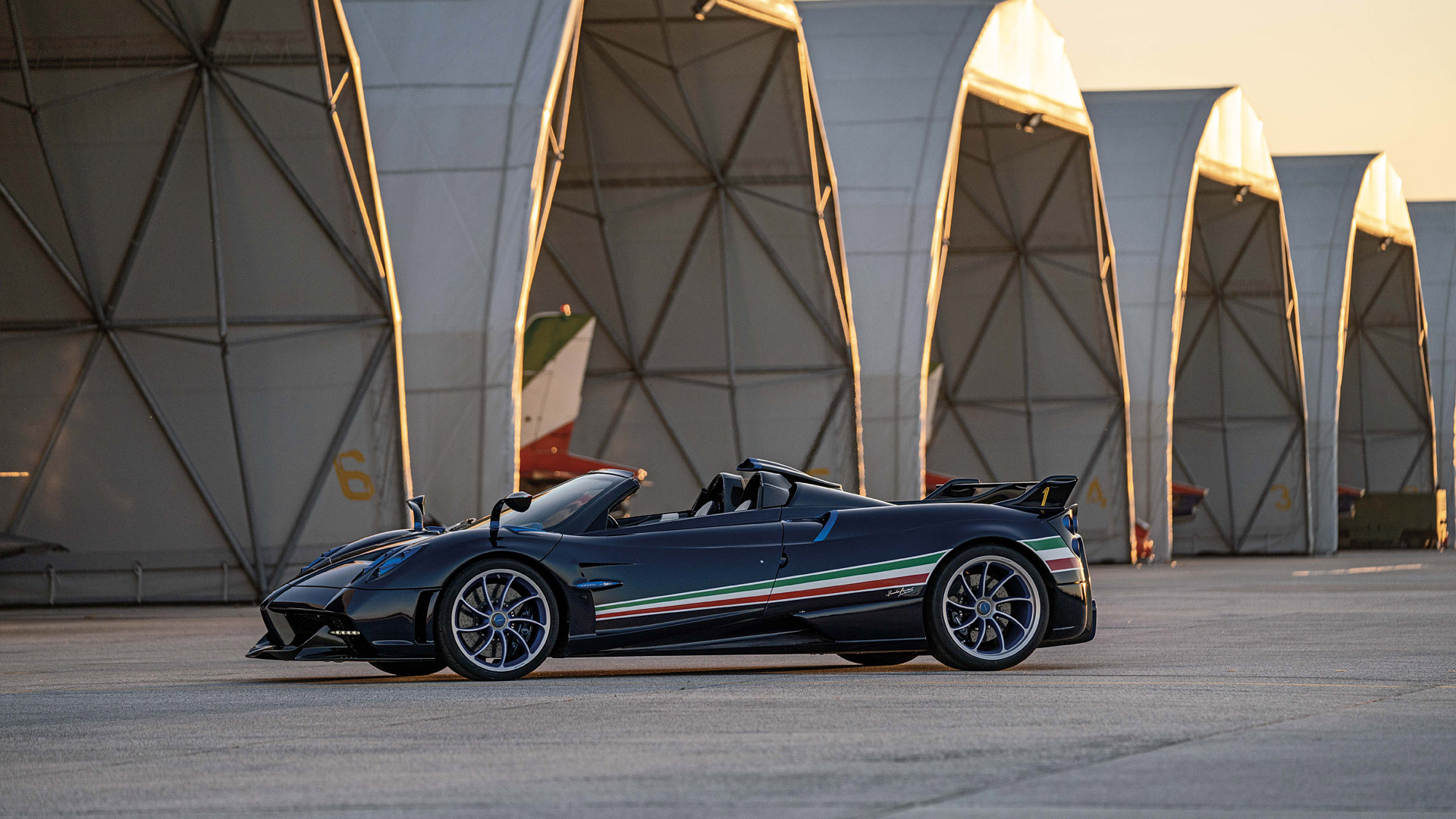 2021 Pagani Huayra Tricolore 3