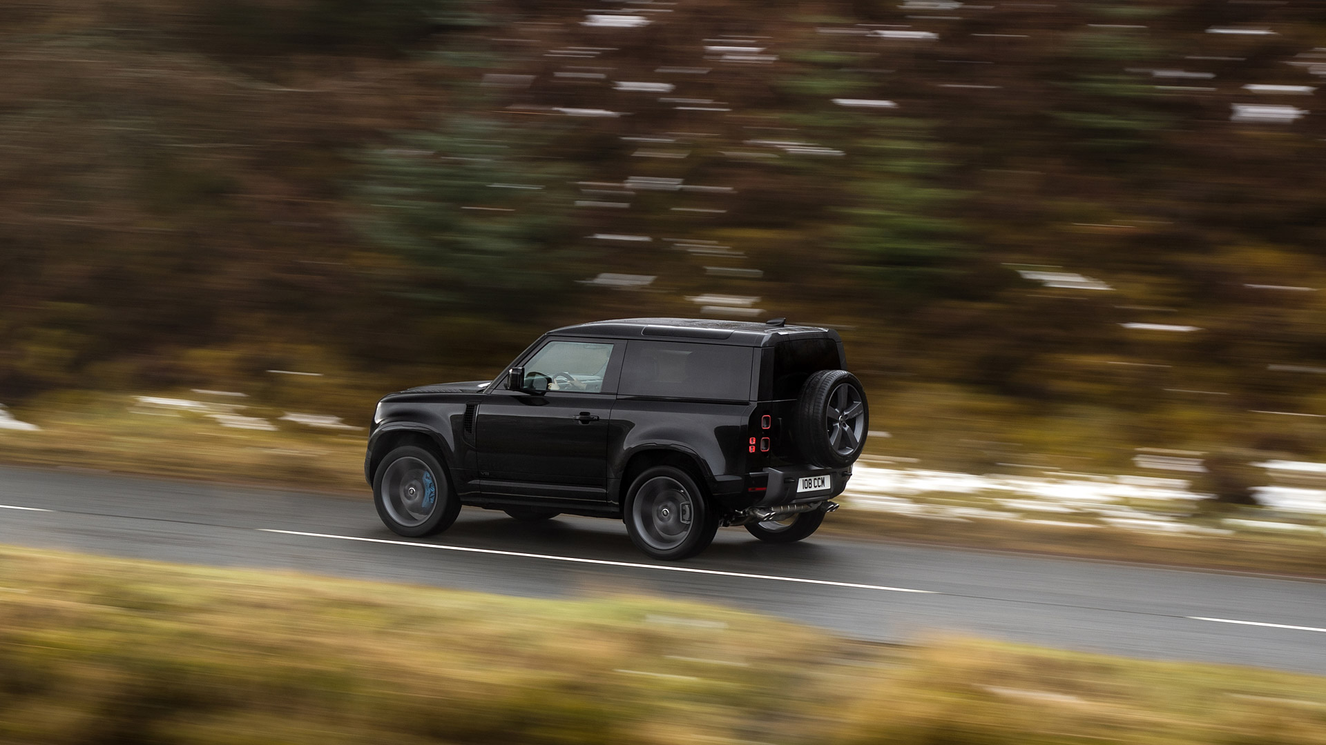 2022 Land Rover Defender V8 4