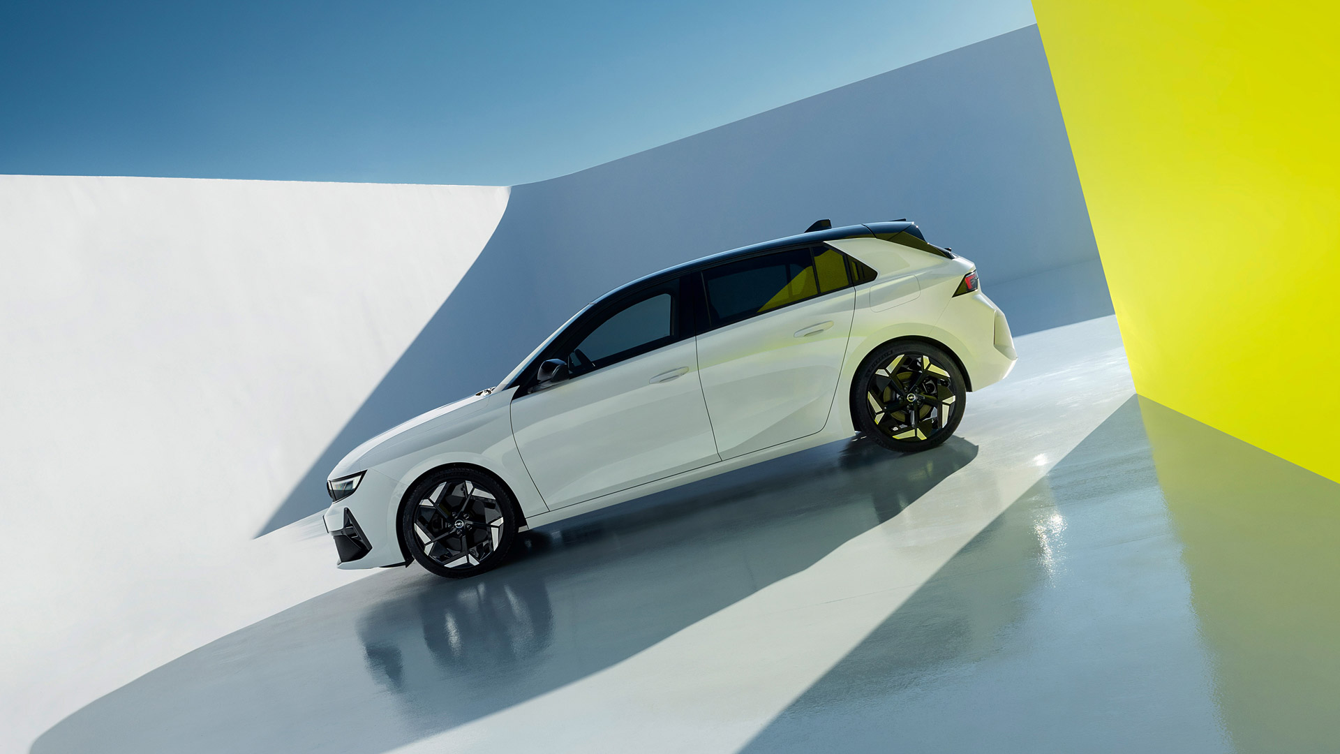 2023 Opel Astra GSe 2