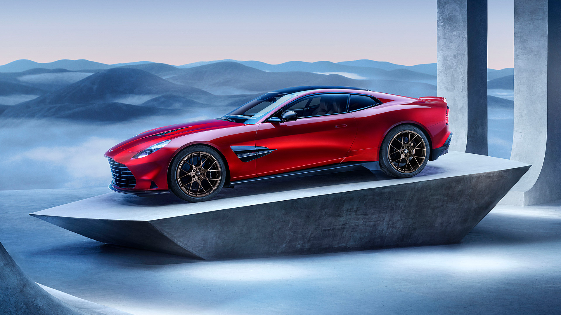 2025 Aston Martin Vanquish