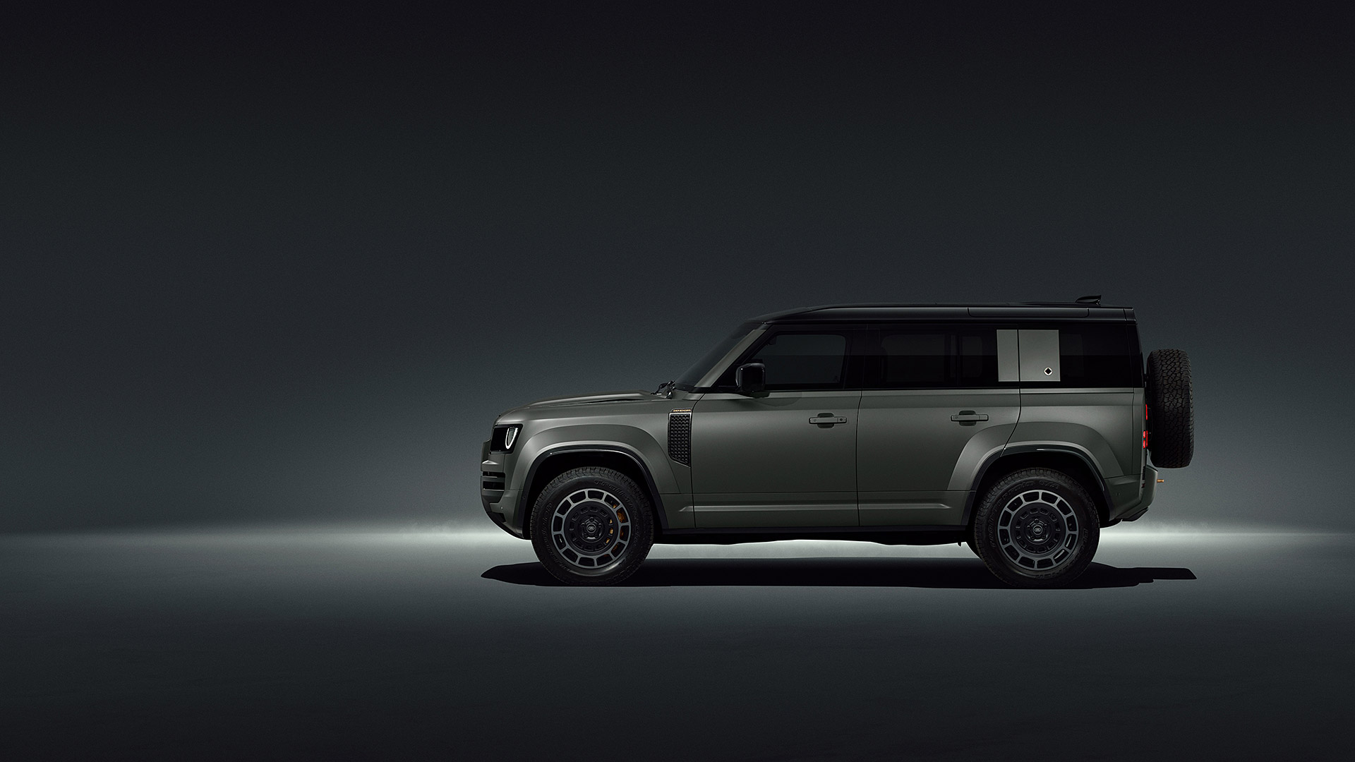 2025 Land Rover Defender Octa 2