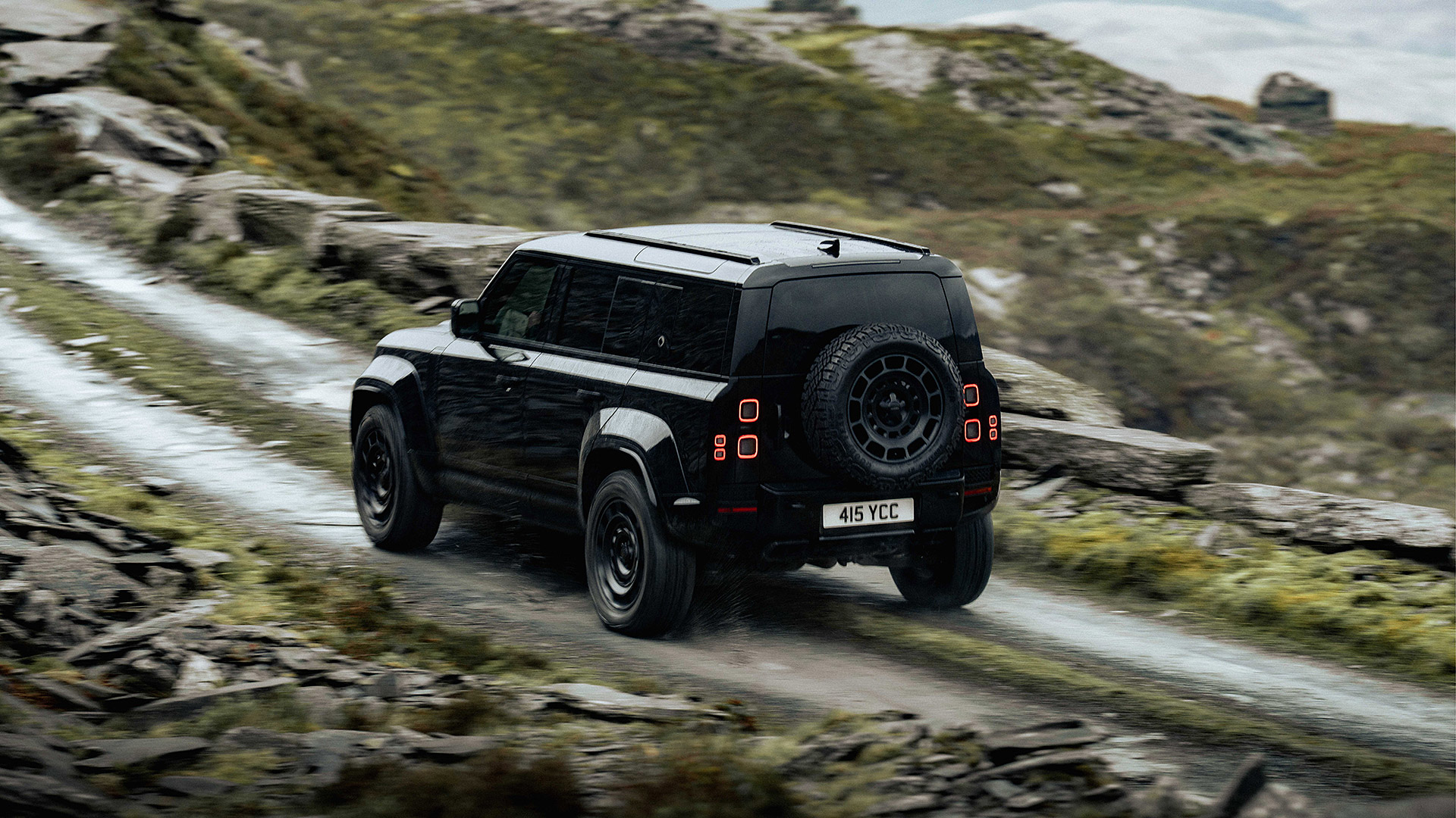 2026 Land Rover Defender Octa Black 3